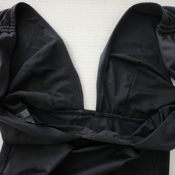 Asos ruched shoulder plunge swimsuit in black women's size 6 - Picture 8 of 14